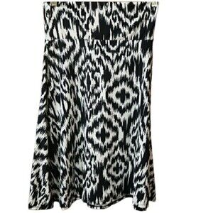 LuLaRoe Black White Print Knee-Length Skirt Small Stretchy Everyday Versatile